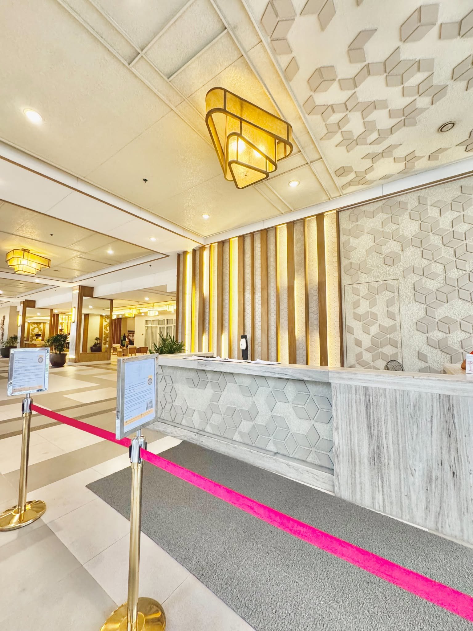 Reception desk